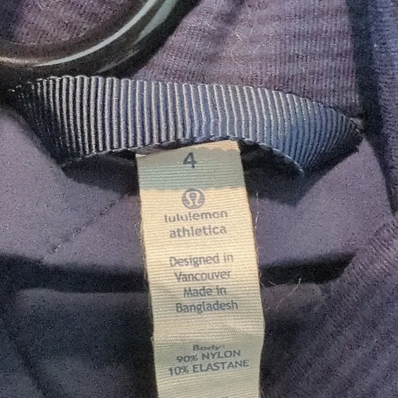 GUC Sz 4 Navy Lululemon Puffer Vest - Picture 3 of 3